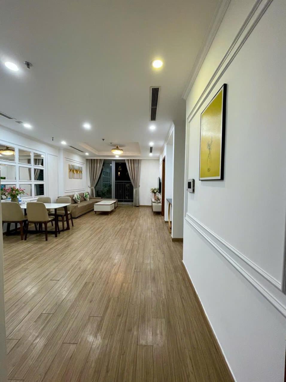 Til-vinhomes Park Hills & Times Elegance Căn hộ *